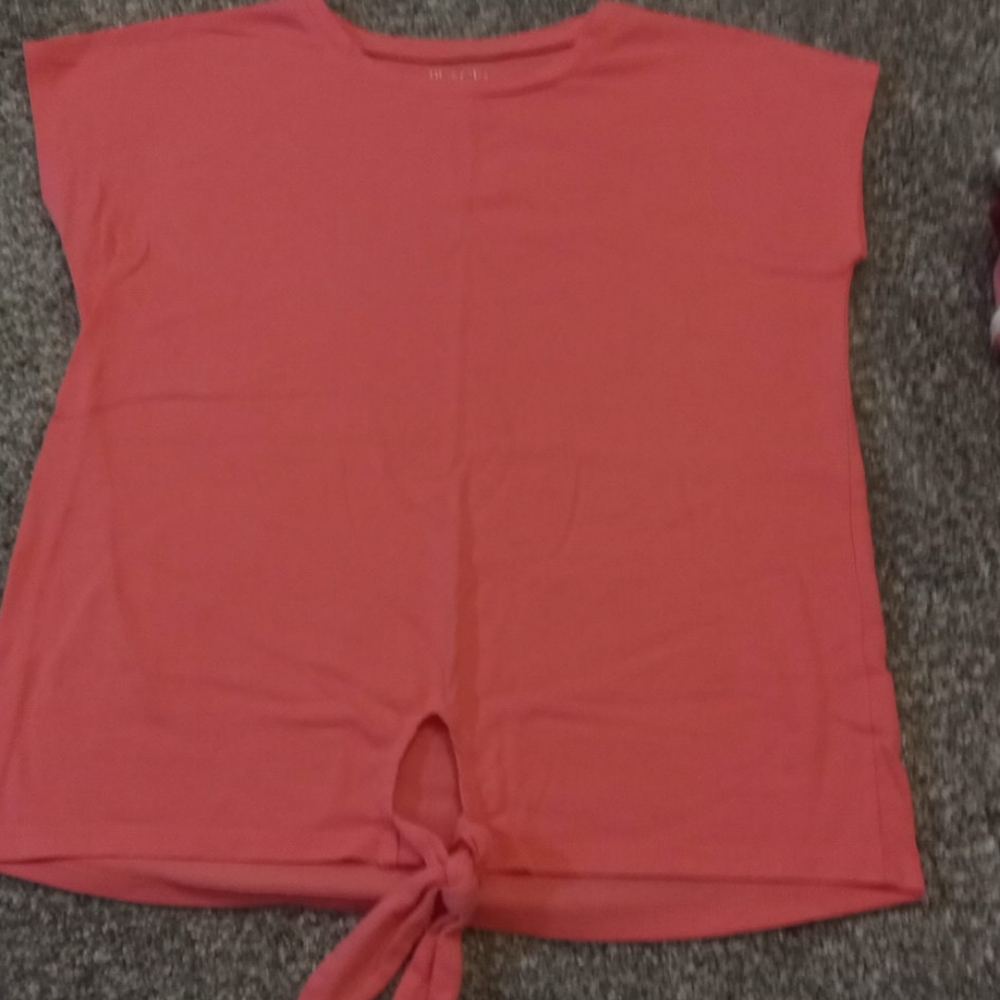 Coral top